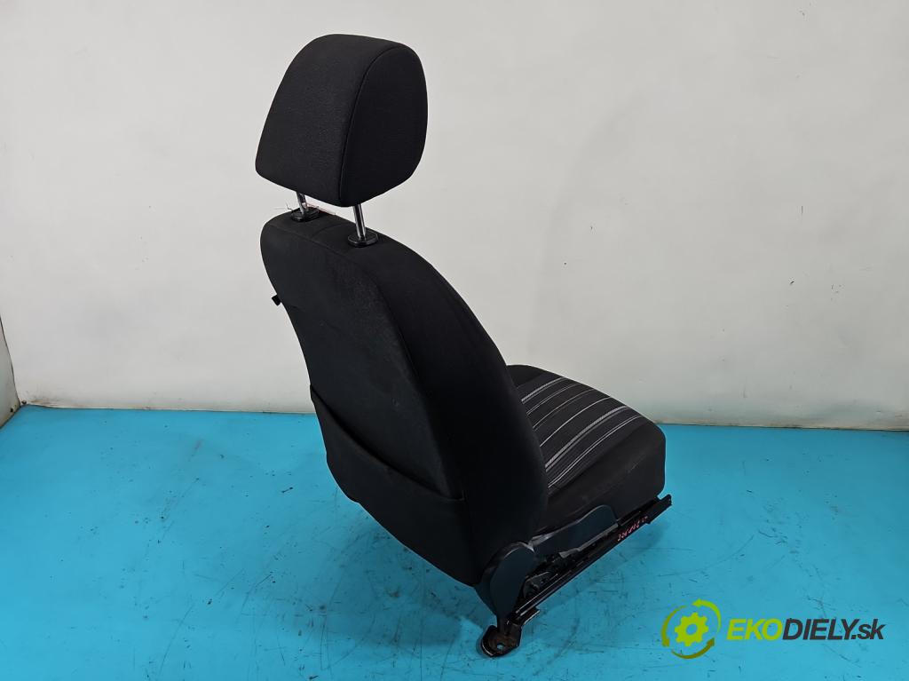 Ford Focus Mk2 2004-2011 1.8 tdci 116 HP manual 85 kW 1753 cm3 5- Sedačka ľavý  (Sedačky, sedadlá)