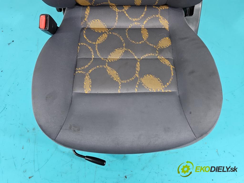 Daewoo Lanos 1.6 16V 106 HP manual 78 kW 1598 cm3 4- Sedačka ľavý  (Sedačky, sedadlá)