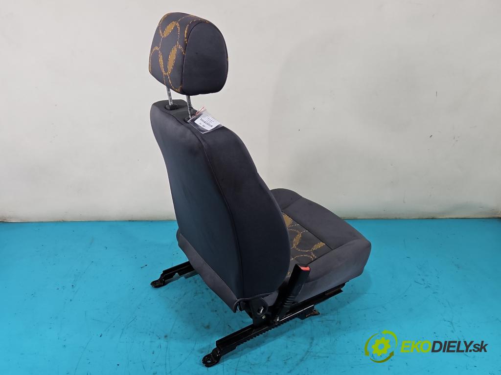 Daewoo Lanos 1.6 16V 106 HP manual 78 kW 1598 cm3 4- Sedačka ľavý  (Sedačky, sedadlá)