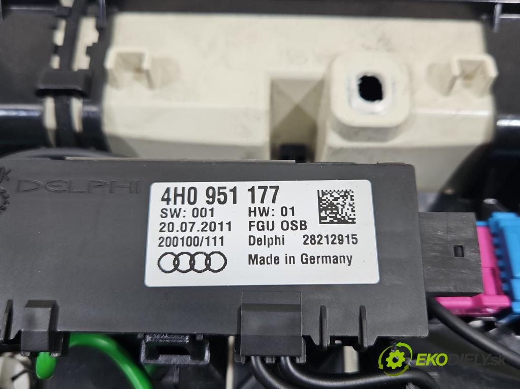 Audi A8 D4 2009-2017 3.0 V6 tdi 250 hp automatic 184 kW 2967 cm3 4- světlo interiéru 4H0951177