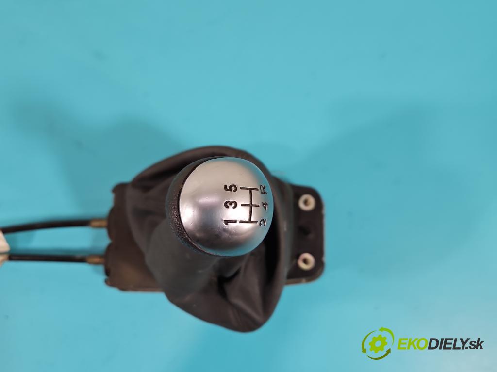 Citroen C5 I 2001-2008 2.0 16V 140 HP manual 103 kW 1997 cm3 5- Páka: Změny: stupeň,rýchlosť  (Rýchlostná páka (kulisa))