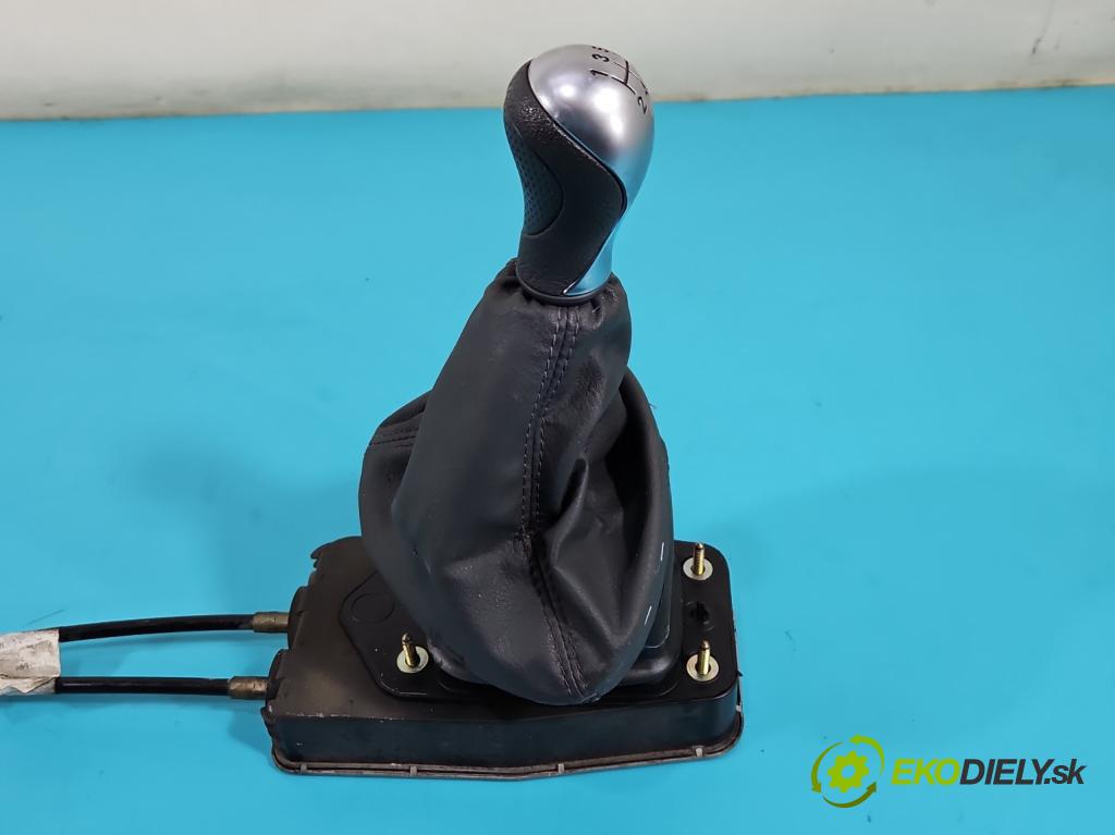 Citroen C5 I 2001-2008 2.0 16V 140 HP manual 103 kW 1997 cm3 5- Páka: Změny: stupeň,rýchlosť  (Rýchlostná páka (kulisa))