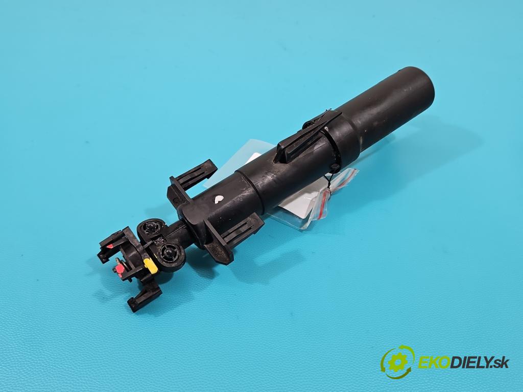 Citroen C5 I 2001-2008 2.0 16V 140 HP manual 103 kW 1997 cm3 5- ostrekovač reflektor: ľavý  (Motorček ostrekovačov)