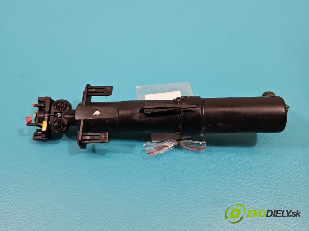 Citroen C5 I 2001-2008 2.0 16V 140 HP manual 103 kW 1997 cm3 5- ostrekovač reflektor: ľavý  (Motorček ostrekovačov)