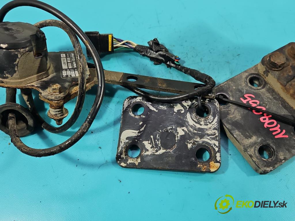 Mercedes ML W163 1997-2005 4.3 V8 272 hp automatic 200 kW 4266 cm3 5- oko tažné  (Tažná zařízení)