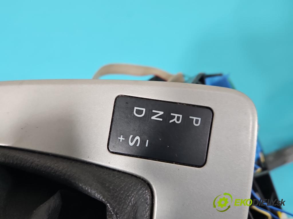 Ford Kuga Mk1 2008-2013 2.0 TDCI 140 HP automatic 103 kW 1997 cm3 5- Páka: Změny: stupeň,rýchlosť  (Rýchlostná páka (kulisa))