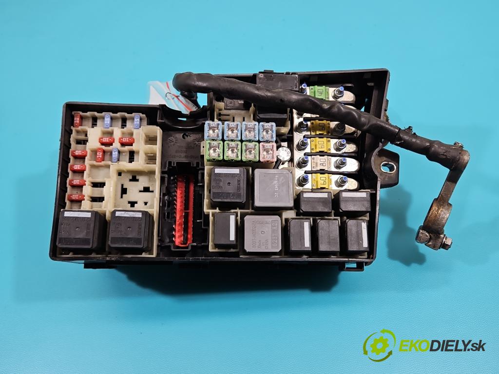 Ford Kuga Mk1 2008-2013 2.0 TDCI 140 hp automatic 103 kW 1997 cm3 5- skříňka pojistková 9M5T-14A067-CA (Pojistkové skříňky)