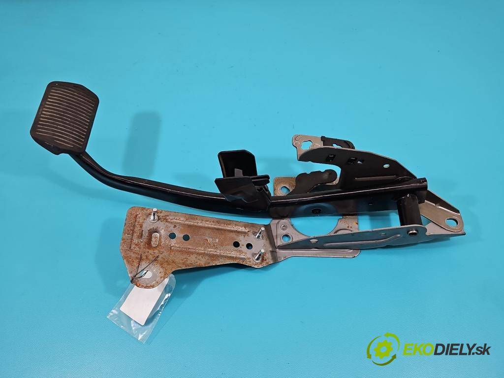 Ford Kuga Mk1 2008-2013 2.0 TDCI 140 HP automatic 103 kW 1997 cm3 5- pedále ostatné 3M51-2467-BR