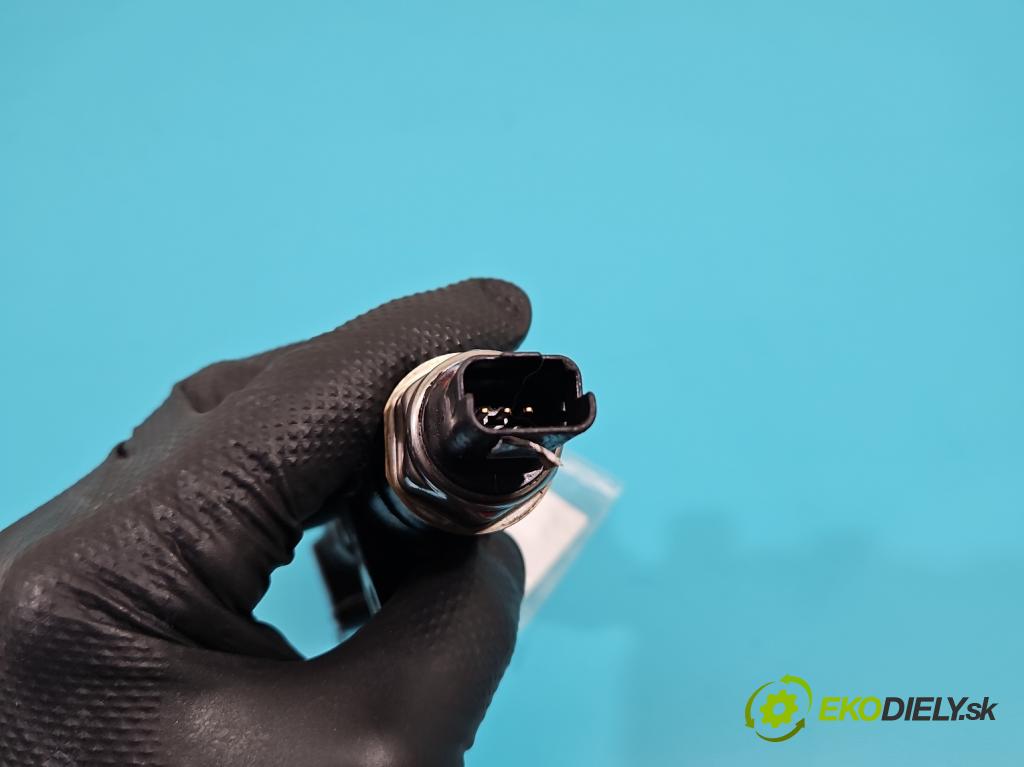 Peugeot Partner II 2008-2018 1.6 hdi 90 HP manual 66,2 kW 1560 cm3 5- lišta vstrekovacia 9654592680 (Vstrekovacie lišty)