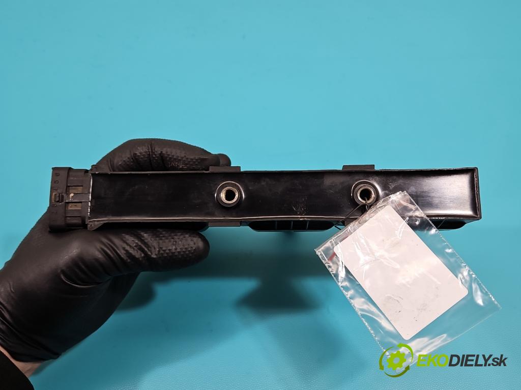 Opel Corsa C 2000-2006 1.0 12V 60 HP manual 44 kW 998 cm3 3- cievka zapaľovacia  (Zapaľovacie cievky, moduly)