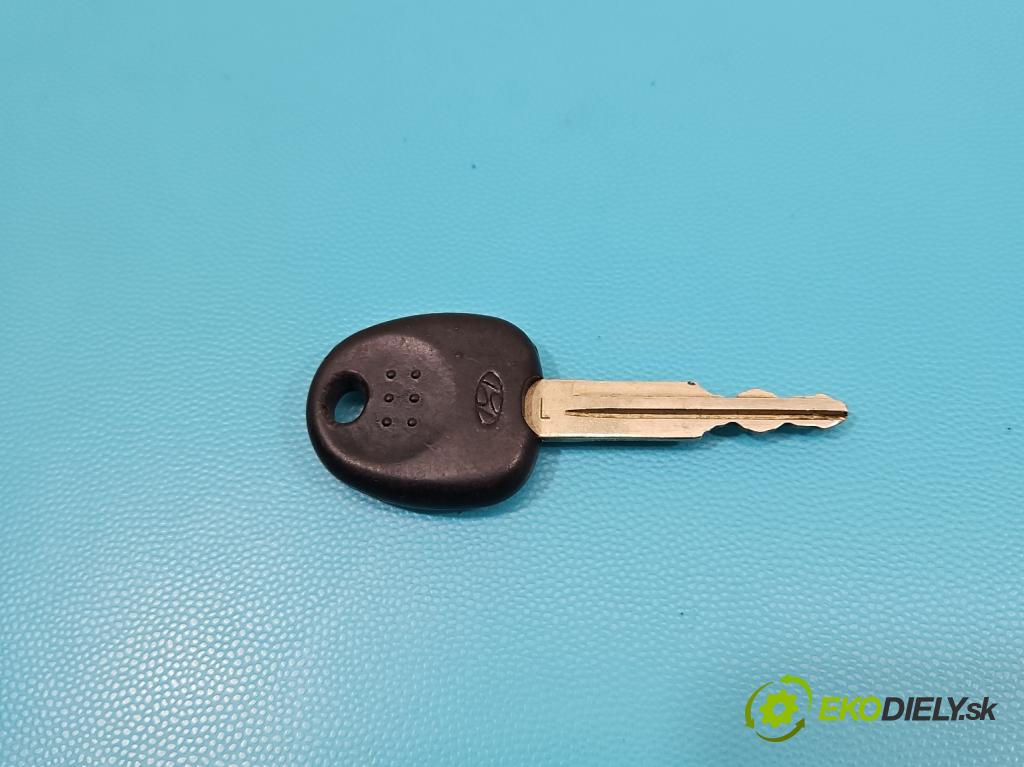 Hyundai Tucson I 2004-2009 2.0 crdi 113 HP automatic 83 kW 1991 cm3 5- rukoväť predné ľavé mimo:  (Vonkajšie predné ľavé)