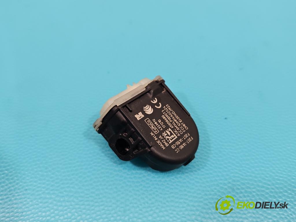 Ford Fiesta MK8 2016-2023 1.1 71 hp manual 52 kW 1084 cm3 5- snímač tlaku pneumatika 65558680 (Snímače tlaku v pneumatikách)