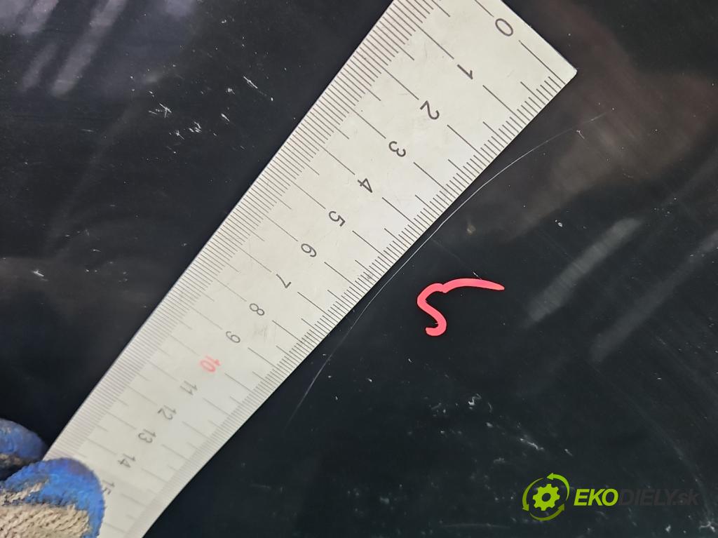 Renault Fluence 1.5 dci 86 HP manual 63 kW 1461 cm3 4- blatník predné ľavý  (Predné ľavé)