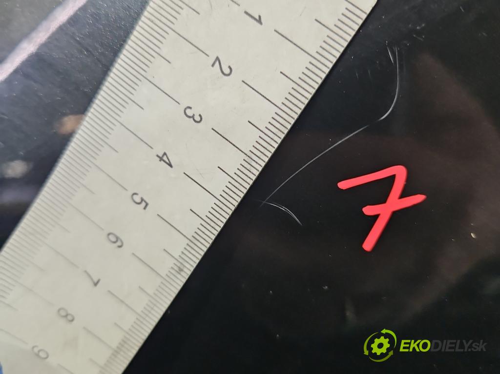 Renault Fluence 1.5 dci 86 HP manual 63 kW 1461 cm3 4- blatník predné ľavý  (Predné ľavé)