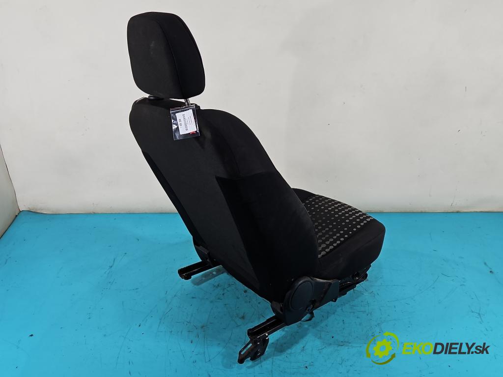 Fiat Punto Grande 1.2 8V 65 HP manual 48 kW 1242 cm3 3- Sedačka ľavý  (Sedačky, sedadlá)
