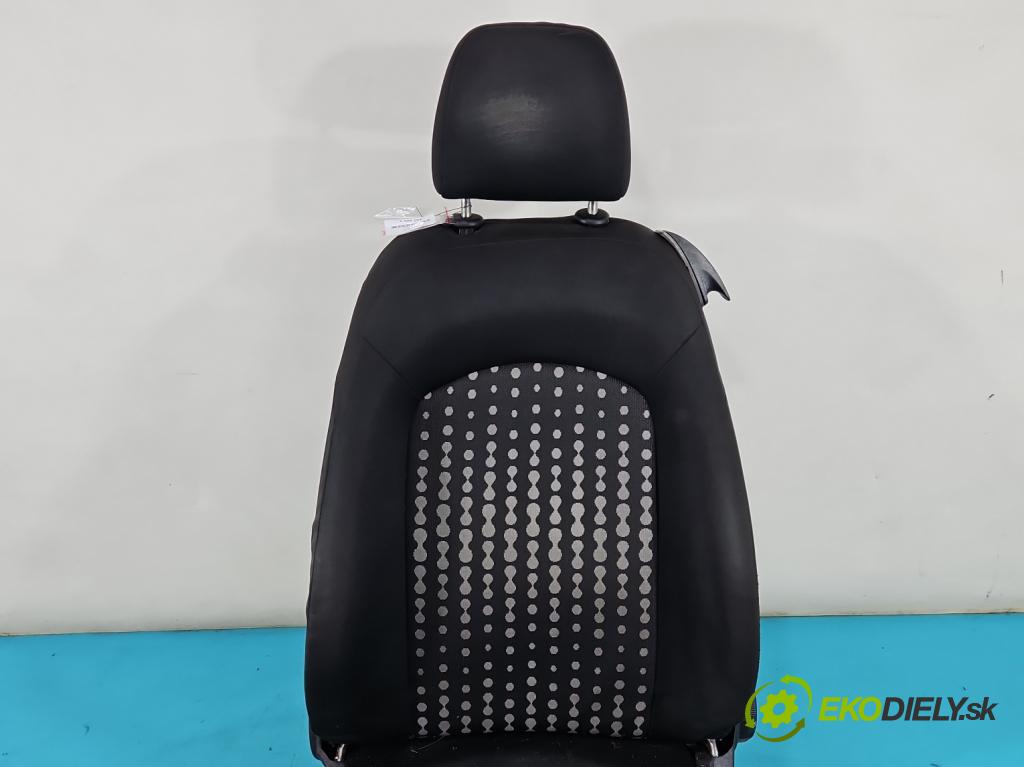 Fiat Punto Grande 1.2 8V 65 HP manual 48 kW 1242 cm3 3- Sedačka ľavý  (Sedačky, sedadlá)