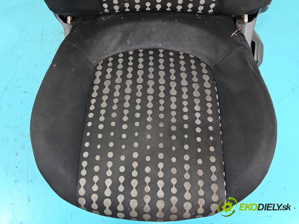 Fiat Punto Grande 1.2 8V 65 HP manual 48 kW 1242 cm3 3- Sedačka ľavý  (Sedačky, sedadlá)