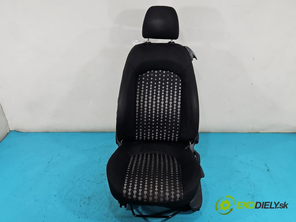 Fiat Punto Grande 1.2 8V 65 HP manual 48 kW 1242 cm3 3- Sedačka ľavý  (Sedačky, sedadlá)