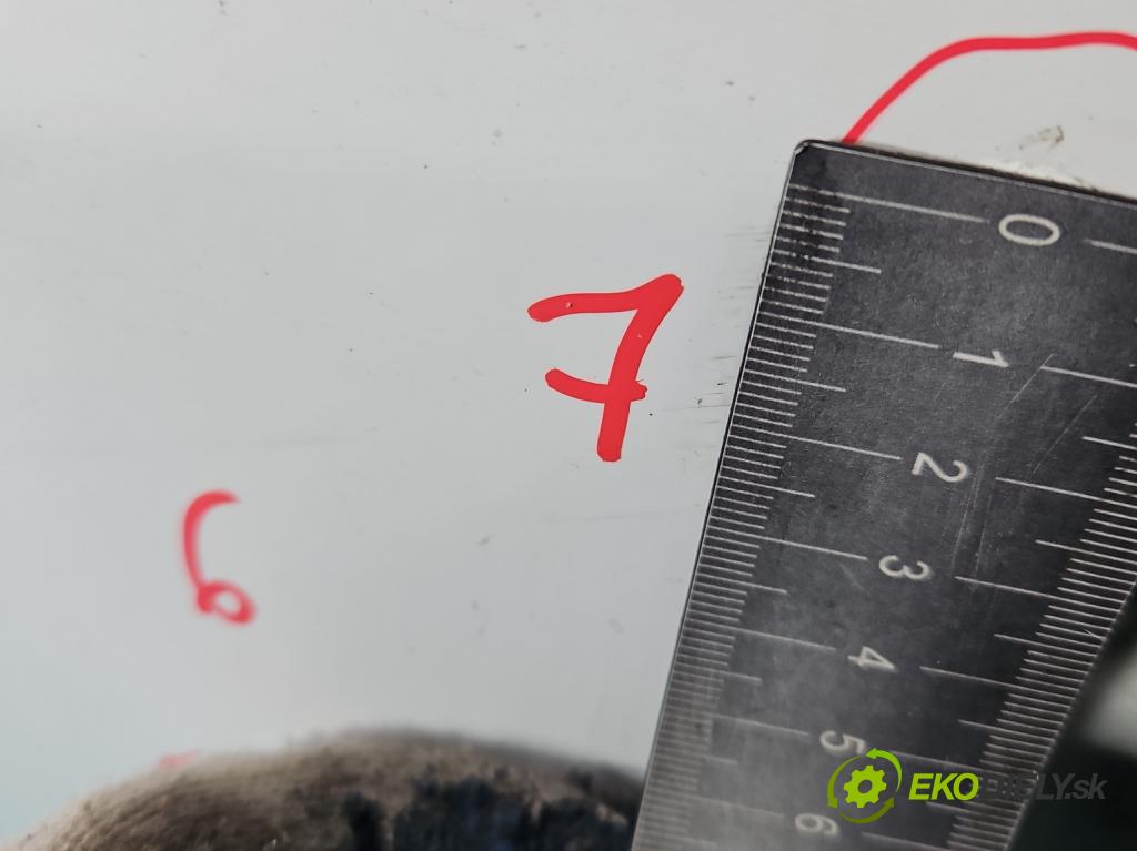 Vw Golf III 1991-1998 1.6 8V 101 hp manual 74 kW 1595 cm3 5- zadní kufrové dveře  (Zadní kapoty)