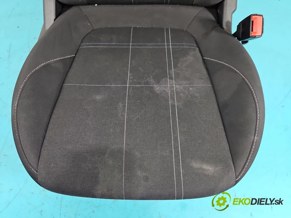 Ford Fiesta MK8 2016-2023 1.1 71 HP manual 52 kW 1084 cm3 5- Sedačka pravý  (Sedačky, sedadlá)