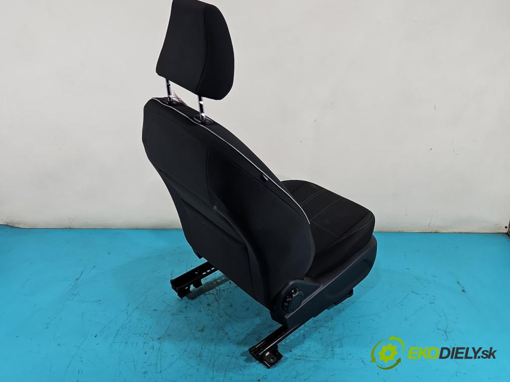 Ford Fiesta MK8 2016-2023 1.1 71 HP manual 52 kW 1084 cm3 5- Sedačka pravý  (Sedačky, sedadlá)