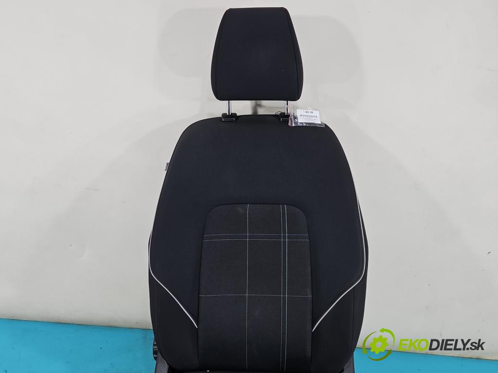 Ford Fiesta MK8 2016-2023 1.1 71 HP manual 52 kW 1084 cm3 5- Sedačka pravý  (Sedačky, sedadlá)