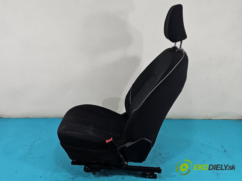 Ford Fiesta MK8 2016-2023 1.1 71 HP manual 52 kW 1084 cm3 5- Sedačka pravý  (Sedačky, sedadlá)