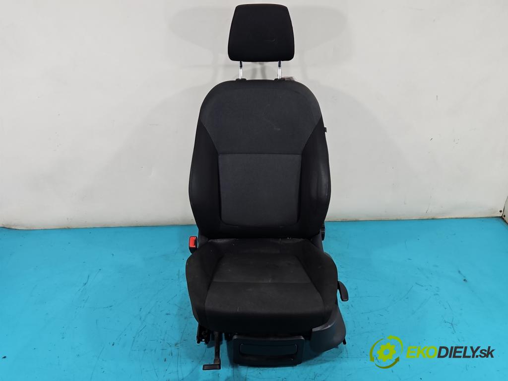 Skoda Fabia III 2014- 1.0 mpi 75 HP manual 55 kW 999 cm3 5- Sedačka ľavý  (Sedačky, sedadlá)