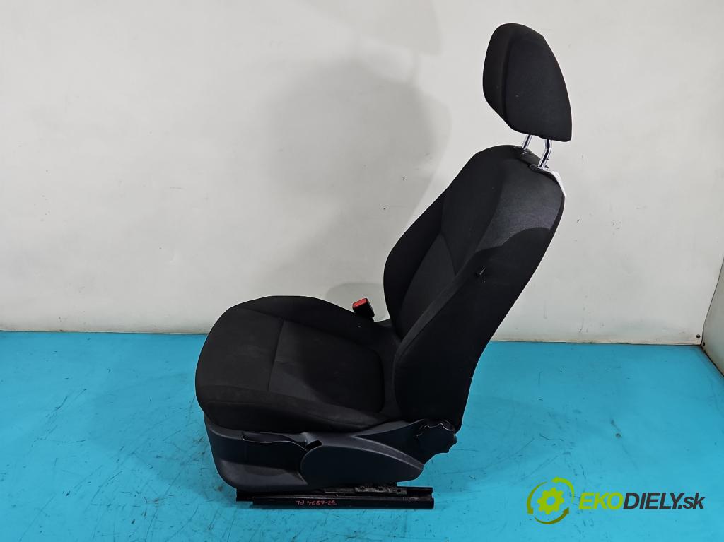Skoda Fabia III 2014- 1.0 mpi 75 HP manual 55 kW 999 cm3 5- Sedačka ľavý  (Sedačky, sedadlá)