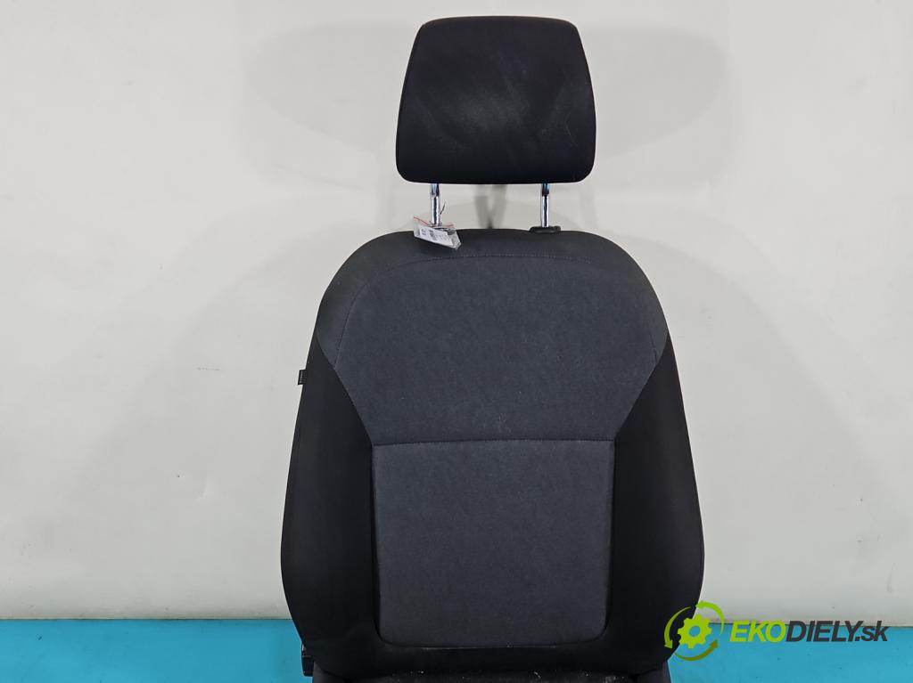 Skoda Fabia III 2014- 1.0 mpi 75 HP manual 55 kW 999 cm3 5- Sedačka pravý  (Sedačky, sedadlá)