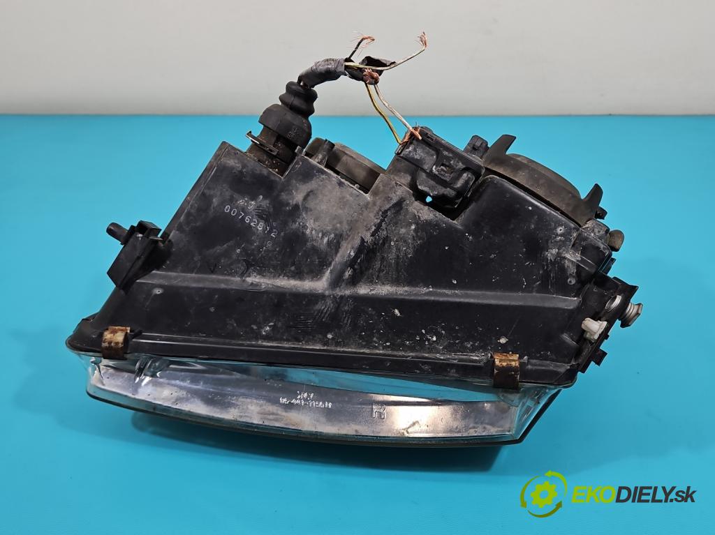 Vw Passat B5 1995-2005 1.8b 125 HP manual 92 kW 1781 cm3 4- Reflektor: pravý  (Pravé)