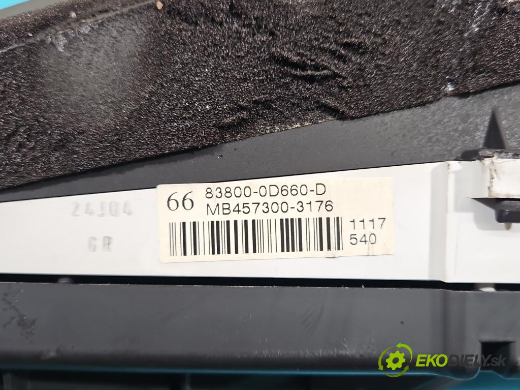 Toyota Yaris II 2005-2011 1.3 vvti 87 HP manual 64 kW 1298 cm3 5- prístrojovka/ budíky 83800-0D660-D (Prístrojové dosky, displeje)