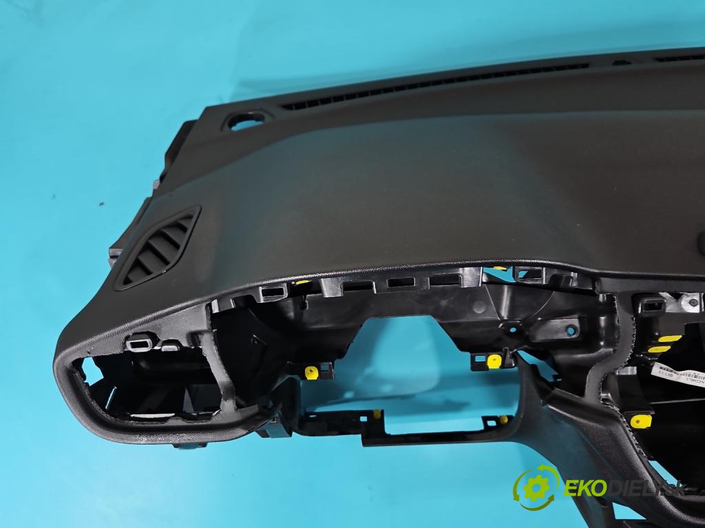 Ford Fiesta MK8 2016-2023 1.1 71 HP manual 52 kW 1084 cm3 5- kokpit,pristrojová doska rozdeľovacia