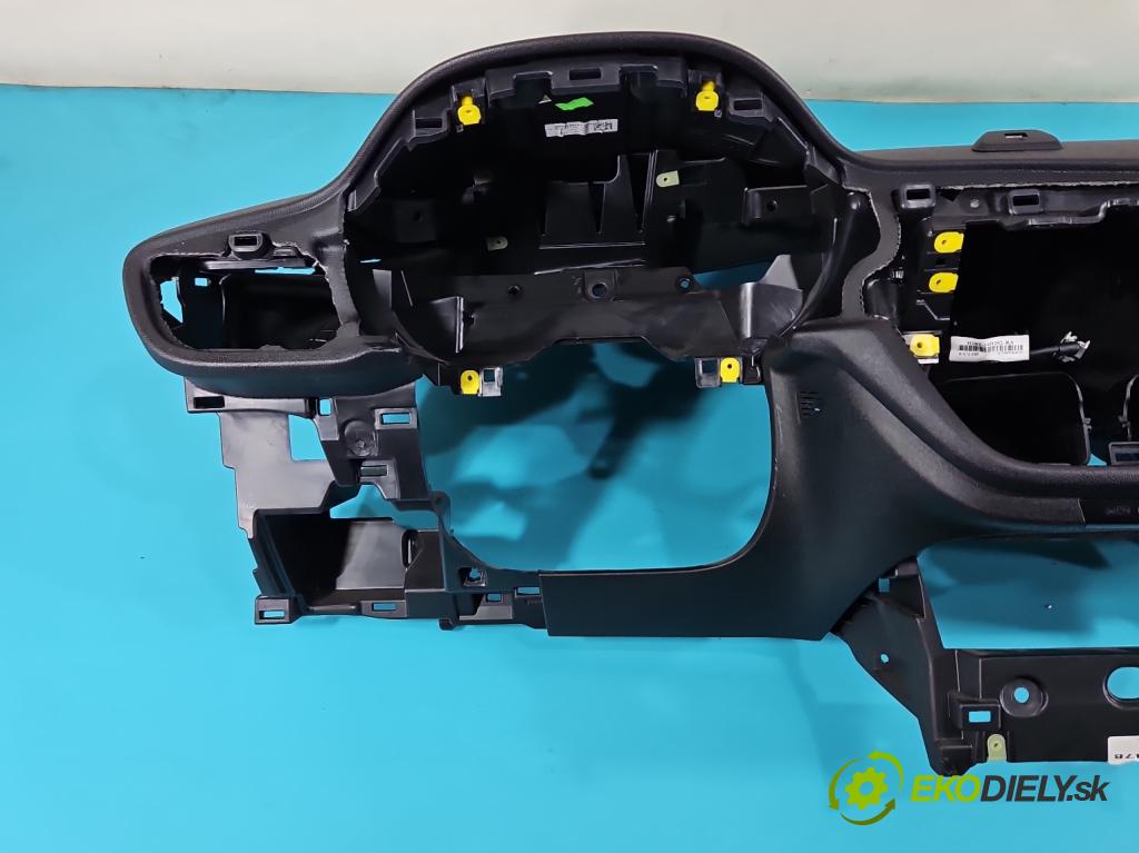 Ford Fiesta MK8 2016-2023 1.1 71 HP manual 52 kW 1084 cm3 5- kokpit,pristrojová doska rozdeľovacia