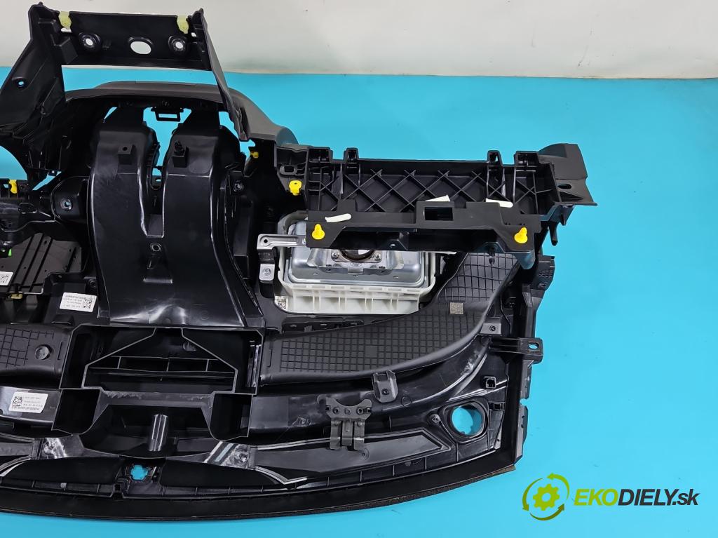 Ford Fiesta MK8 2016-2023 1.1 71 HP manual 52 kW 1084 cm3 5- kokpit,pristrojová doska rozdeľovacia