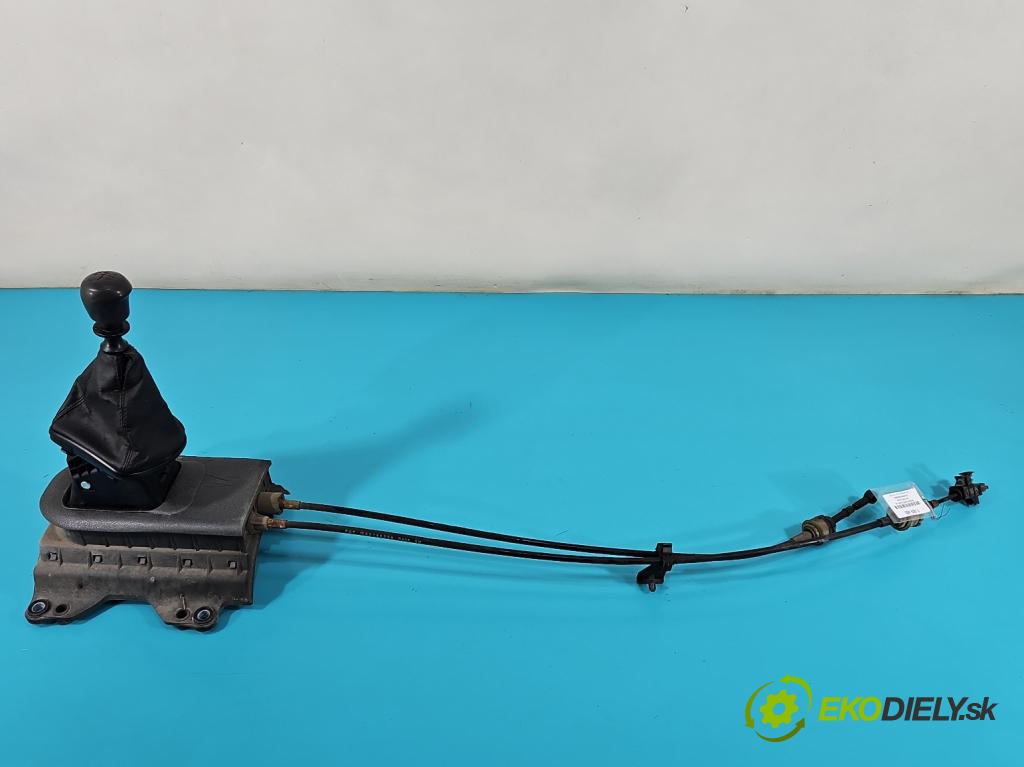 Fiat Punto Grande 1.2 8V 65 HP manual 48 kW 1242 cm3 3- Páka: Změny: stupeň,rýchlosť  (Rýchlostné páky / kulisy)