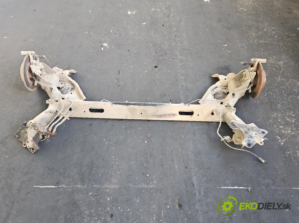 Renault Fluence 1.5 dci 86 hp manual 63 kW 1461 cm3 4- zadní výztuha  (Výztuhy zadní)