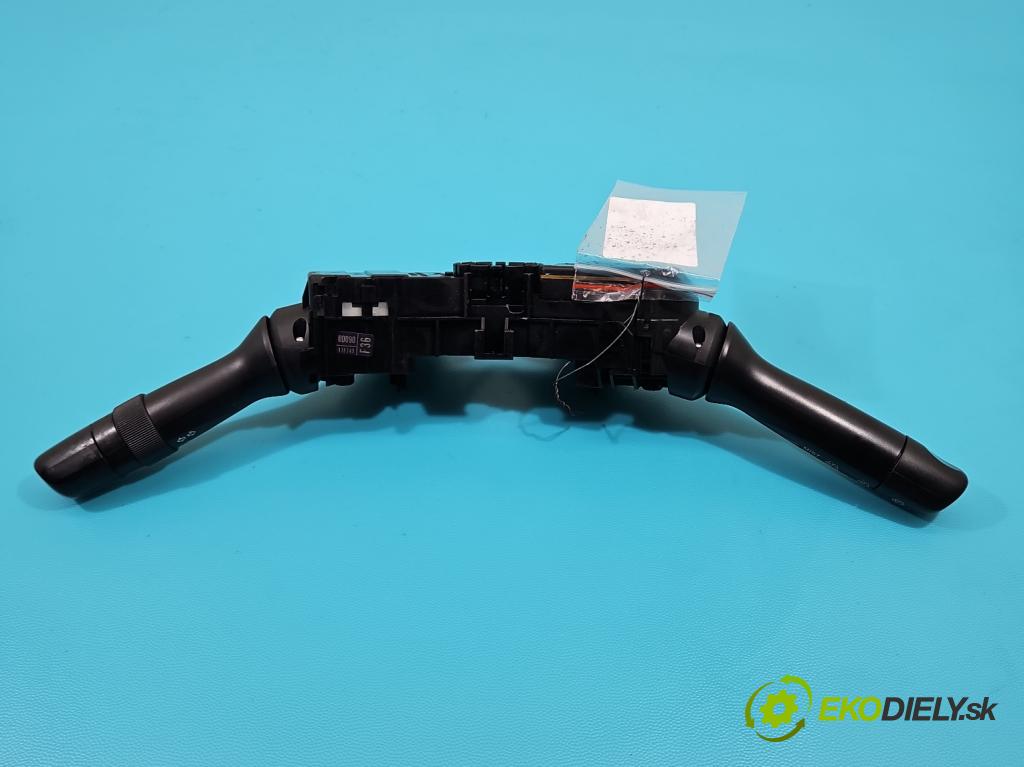 Toyota Yaris II 2005-2011 1.3 vvti 87 HP manual 64 kW 1298 cm3 5- prepínač komplex: 17F001 (Prepínače, spínače, tlačidlá a ovládače kúrenia)