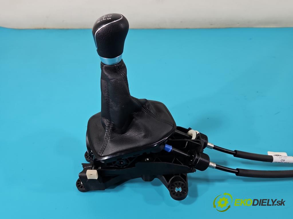 Ford Fiesta MK8 2016-2023 1.1 71 HP manual 52 kW 1084 cm3 5- Páka: Změny: stupeň,rýchlosť  (Rýchlostná páka (kulisa))