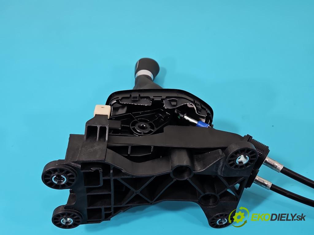 Ford Fiesta MK8 2016-2023 1.1 71 HP manual 52 kW 1084 cm3 5- Páka: Změny: stupeň,rýchlosť  (Rýchlostná páka (kulisa))