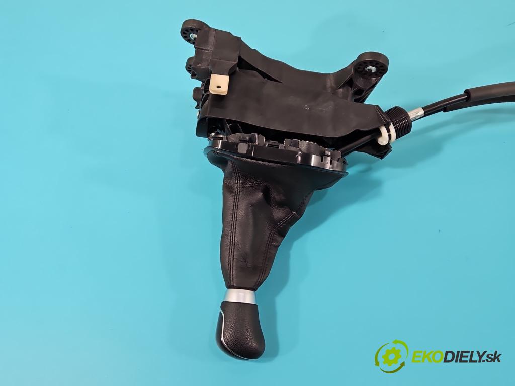 Ford Fiesta MK8 2016-2023 1.1 71 HP manual 52 kW 1084 cm3 5- Páka: Změny: stupeň,rýchlosť  (Rýchlostná páka (kulisa))