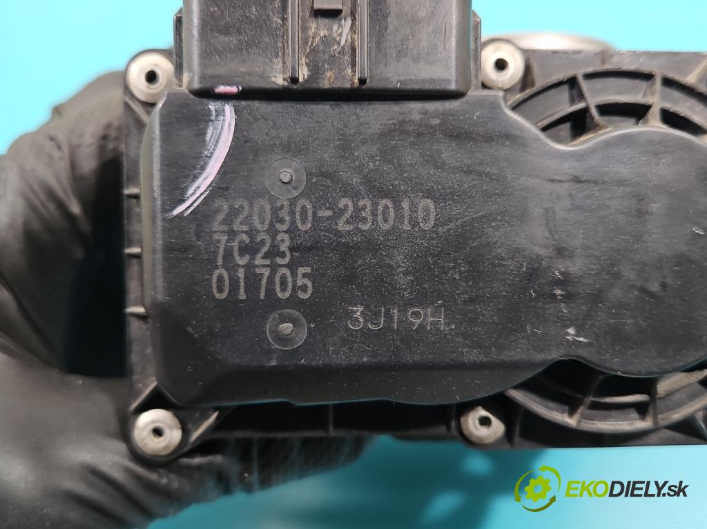Toyota Yaris II 2005-2011 1.3 vvti 87 HP manual 64 kW 1298 cm3 5- klapka  (Škrtiace klapky)