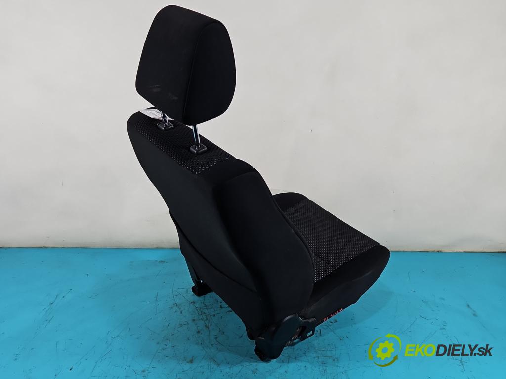 Suzuki Grand Vitara II 2005-2014 2.0 16V 140 HP manual 103 kW 1995 cm3 5- Sedačka ľavý  (Sedačky, sedadlá)