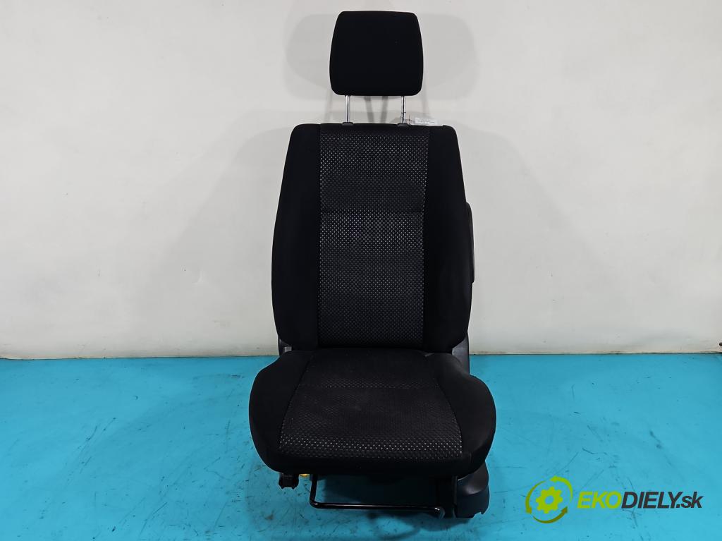 Suzuki Grand Vitara II 2005-2014 2.0 16V 140 HP manual 103 kW 1995 cm3 5- Sedačka ľavý  (Sedačky, sedadlá)