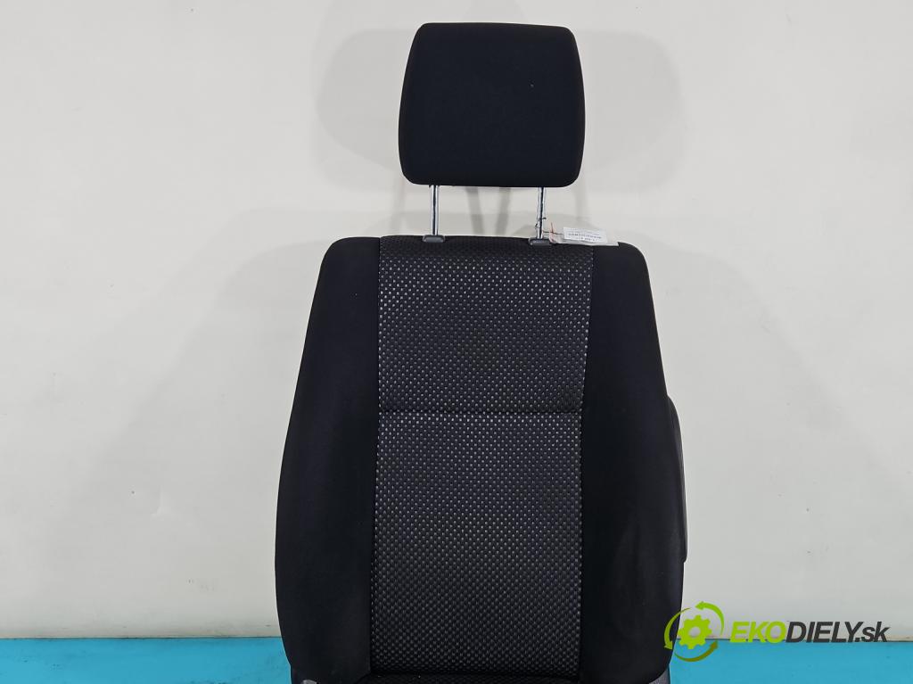 Suzuki Grand Vitara II 2005-2014 2.0 16V 140 HP manual 103 kW 1995 cm3 5- Sedačka ľavý  (Sedačky, sedadlá)