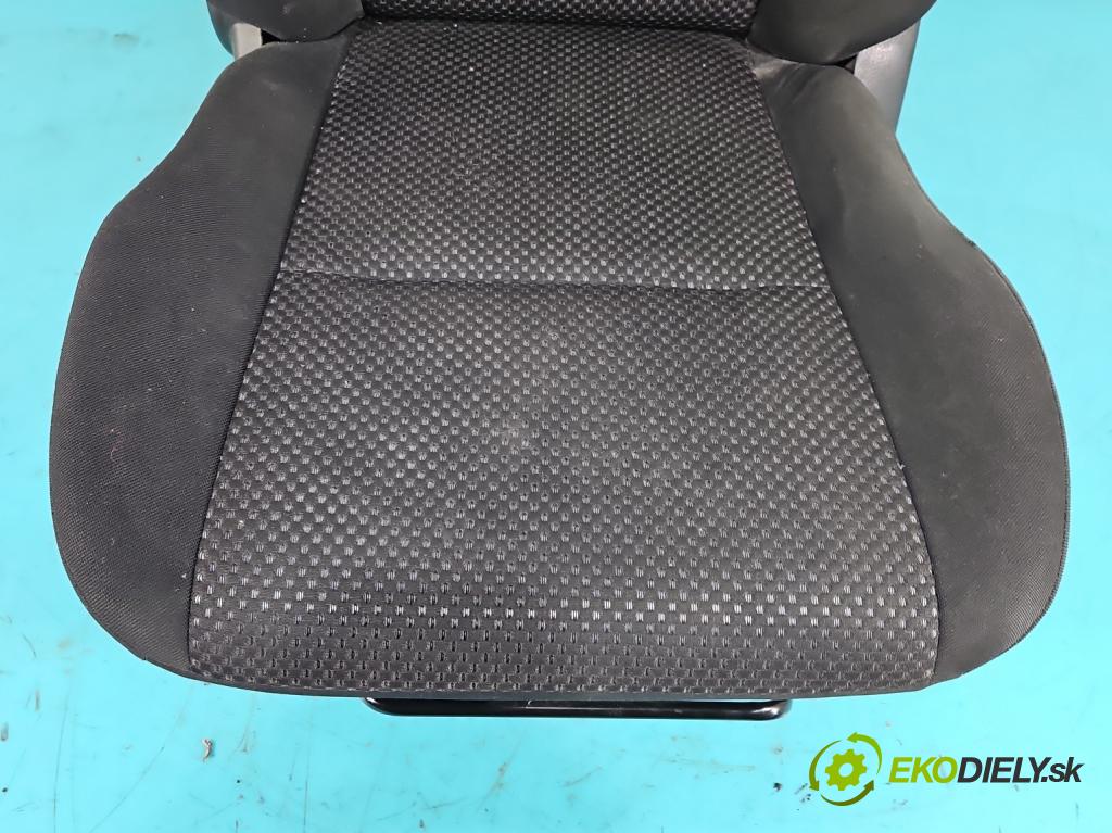 Suzuki Grand Vitara II 2005-2014 2.0 16V 140 HP manual 103 kW 1995 cm3 5- Sedačka ľavý  (Sedačky, sedadlá)
