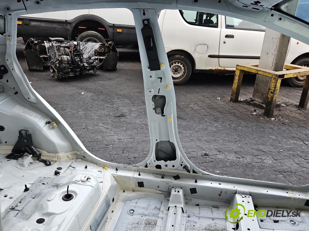 Ford Fiesta MK8 2016-2023 1.1 71 HP manual 52 kW 1084 cm3 5- Práh: ľavý  (Ostatné)