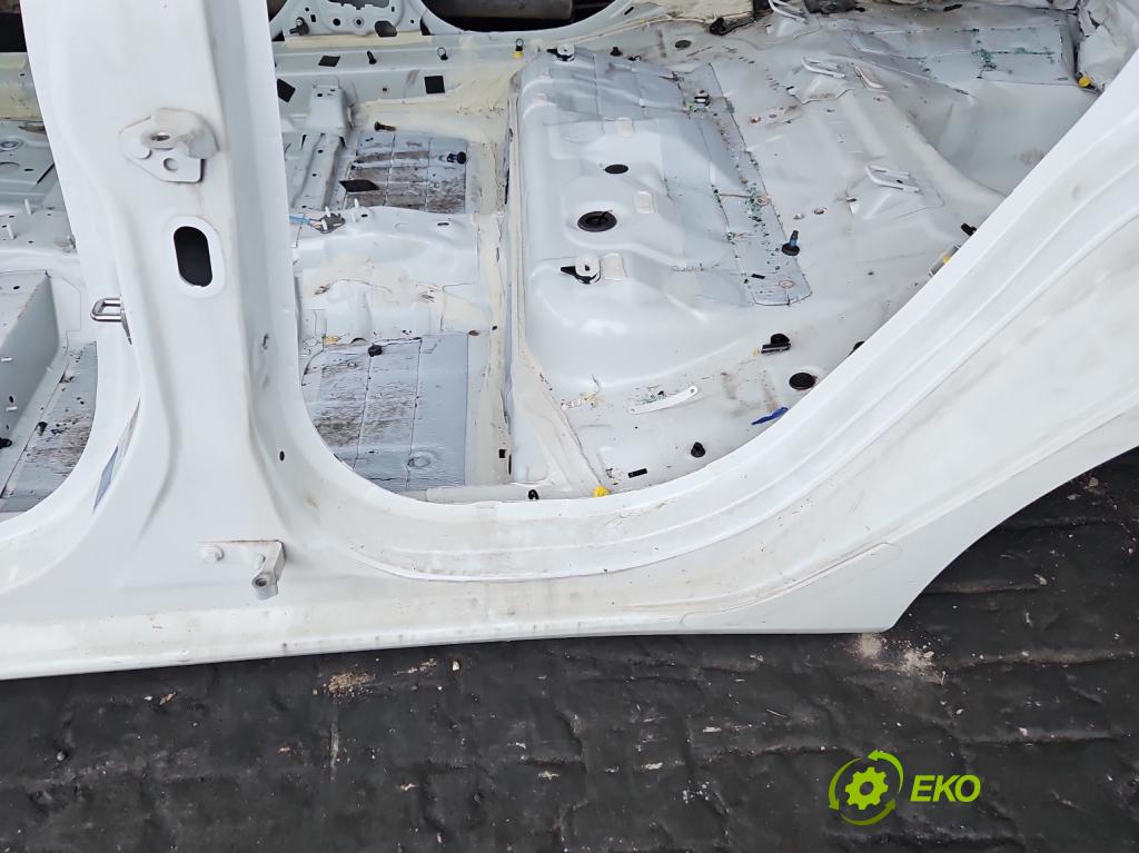 Ford Fiesta MK8 2016-2023 1.1 71 HP manual 52 kW 1084 cm3 5- Práh: ľavý  (Ostatné)