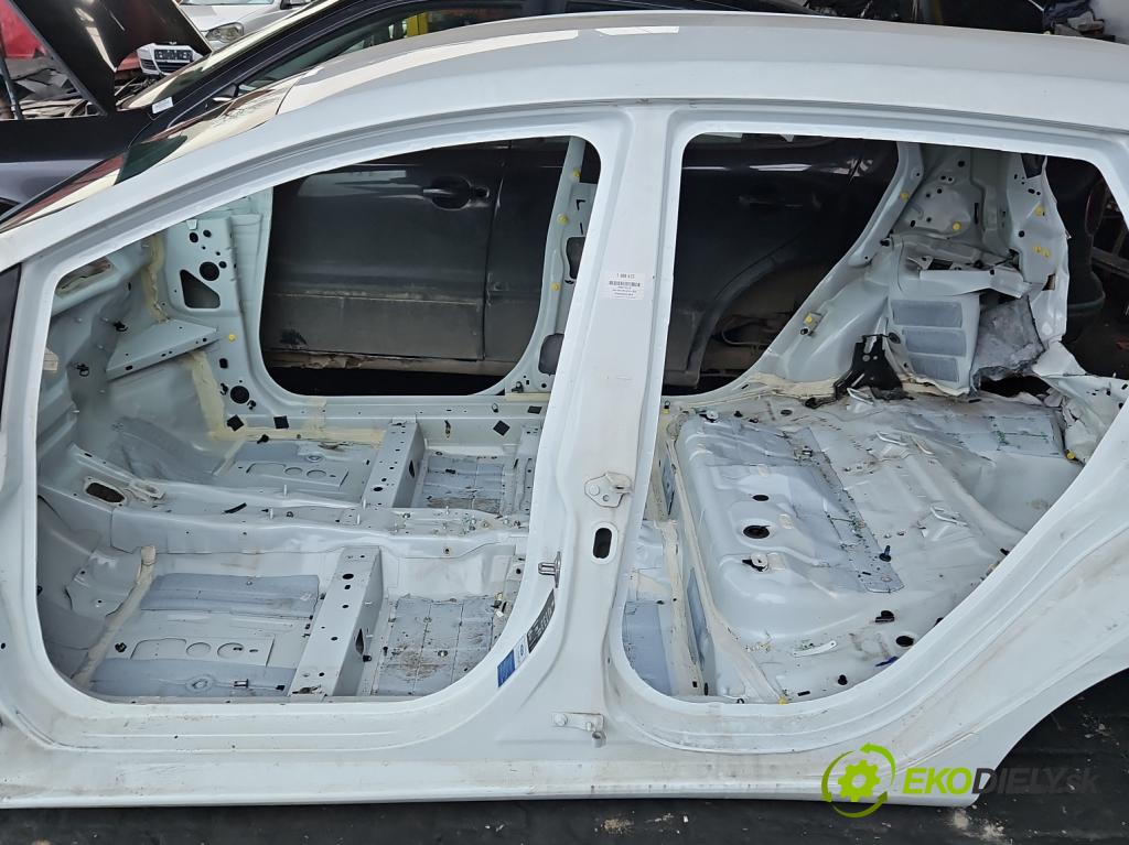 Ford Fiesta MK8 2016-2023 1.1 71 HP manual 52 kW 1084 cm3 5- Práh: ľavý  (Ostatné)