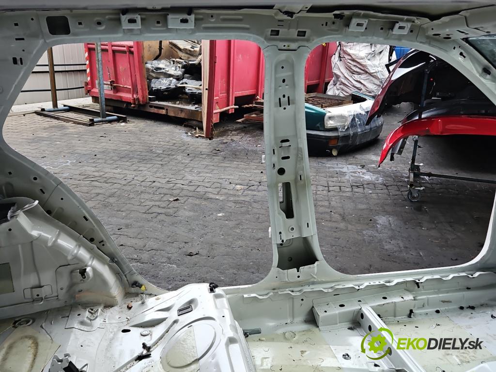 Skoda Fabia III 2014- 1.0 mpi 75 hp manual 55 kW 999 cm3 5- práh levý  (Ostatní)